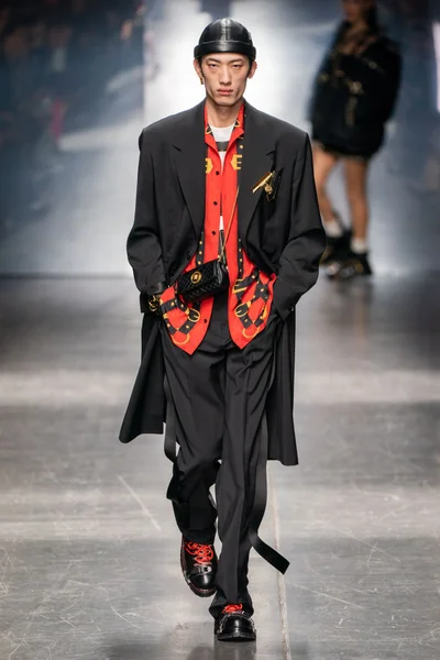 Look 10